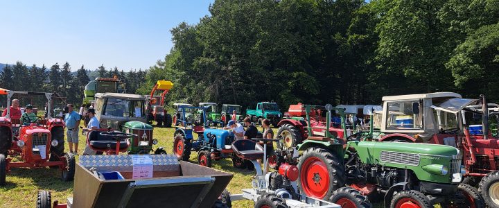Traktor- und Oldtimertreffen Osburg – rund 150 Fahrzeuge