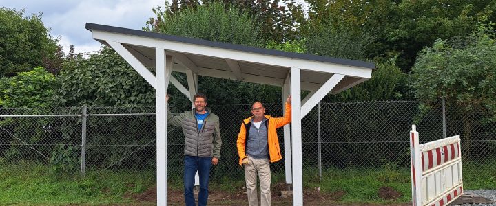 Provisorische Bushaltestelle im Gewerbegebiet Osburg