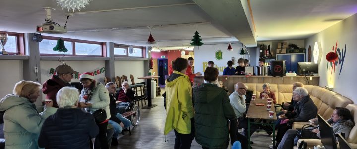 Adventsfenster im Jugendraum